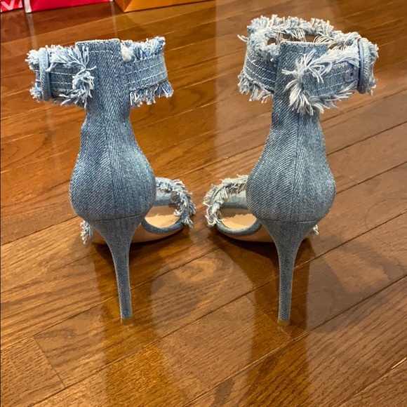 GIANVITO ROSSI Lola frayed denim sandals - Picture 9 of 12